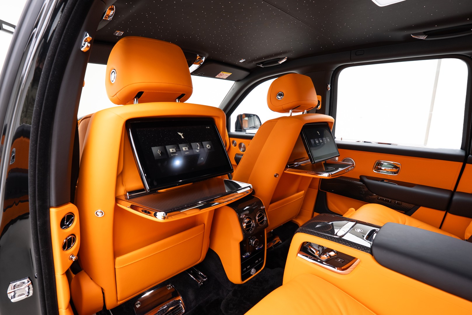 2025 ROLLS ROYCE CULLINAN | BLACK BADGE | MAIN DEALER WARRANTY AND SERVICE